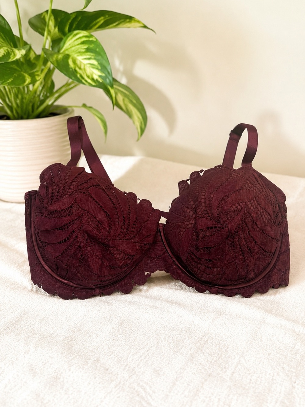 Deese Lingerie Burgundy Lace Underwire Bra 40H Sexy Supportive Full‎ Coverage